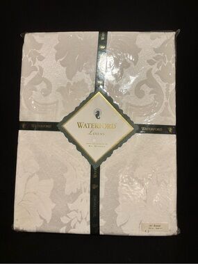 Waterford Linens 90" Round Tablecloth. Banbridge